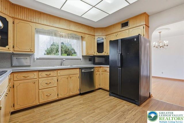 5271 Camp Meeting Road, Upper Saucon Twp, PA 18034
