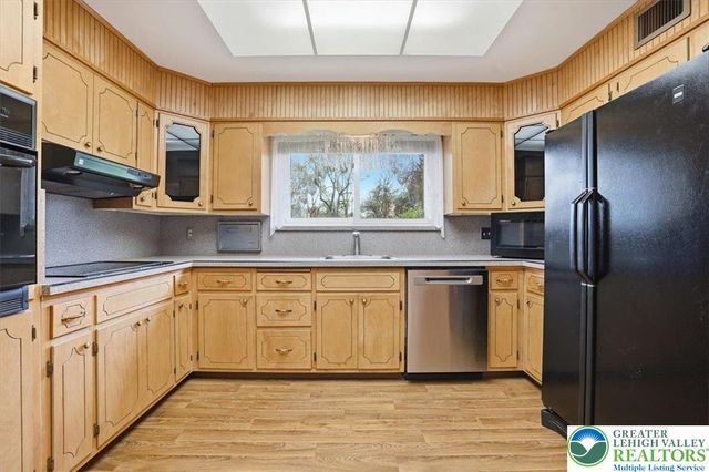 5271 Camp Meeting Road, Upper Saucon Twp, PA 18034