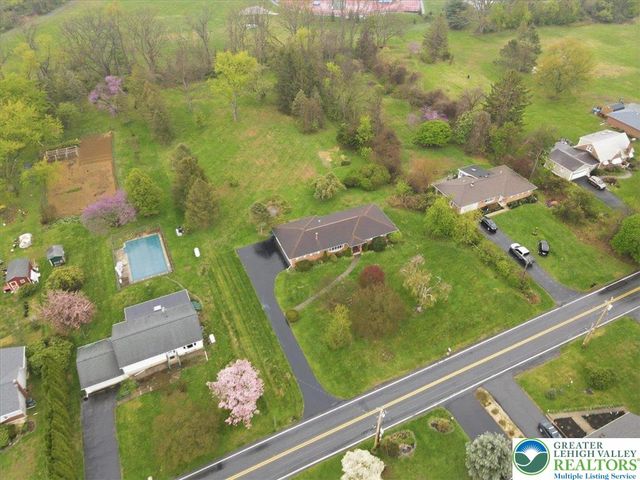 5271 Camp Meeting Road, Upper Saucon Twp, PA 18034