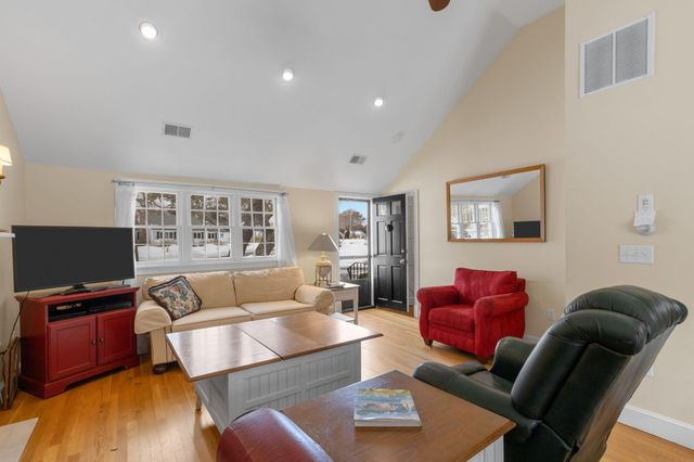 140 Sixth Avenue, West Hyannisport, MA 02672