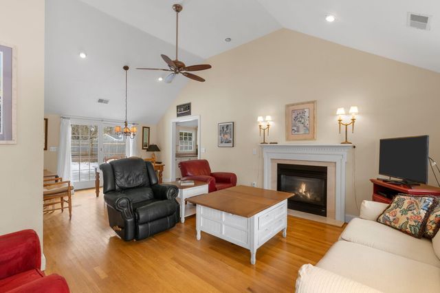 140 Sixth Avenue, West Hyannisport, MA 02672