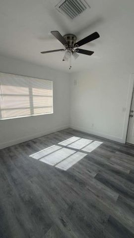 6817 SW 10th Street, Pembroke Pines, FL 33023