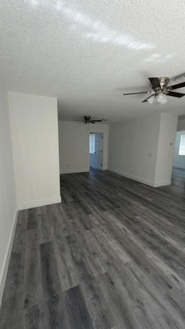 6817 SW 10th Street, Pembroke Pines, FL 33023