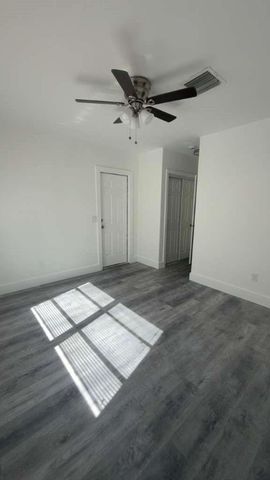 6817 SW 10th Street, Pembroke Pines, FL 33023