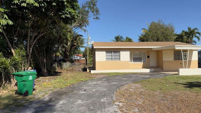 6817 SW 10th Street, Pembroke Pines, FL 33023