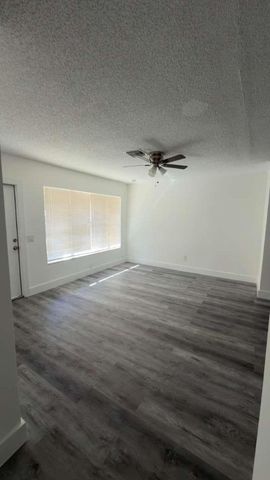 6817 SW 10th Street, Pembroke Pines, FL 33023