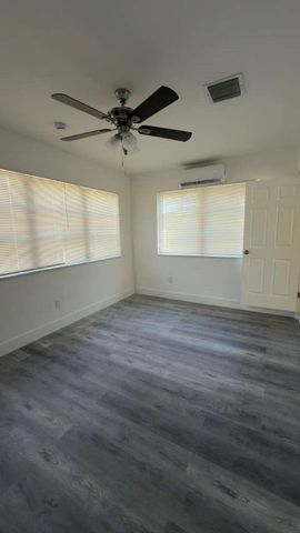 6817 SW 10th Street, Pembroke Pines, FL 33023