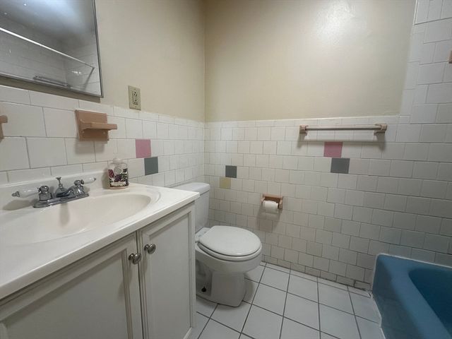 1242 Commonwealth Ave 42, Boston, MA 02134
