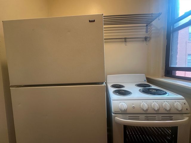 1242 Commonwealth Ave 42, Boston, MA 02134