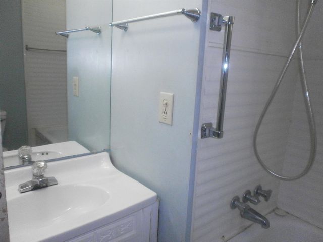 532 Laurel St, Minneapolis, KS 67467