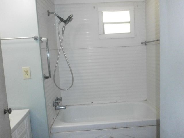 532 Laurel St, Minneapolis, KS 67467