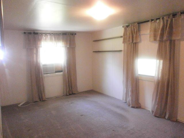 532 Laurel St, Minneapolis, KS 67467