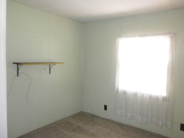 532 Laurel St, Minneapolis, KS 67467