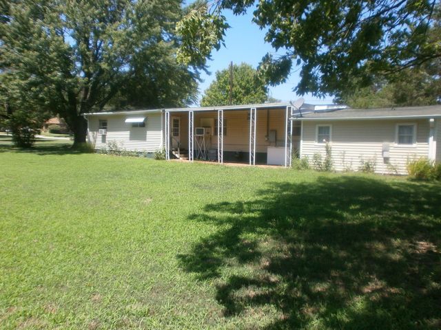 532 Laurel St, Minneapolis, KS 67467