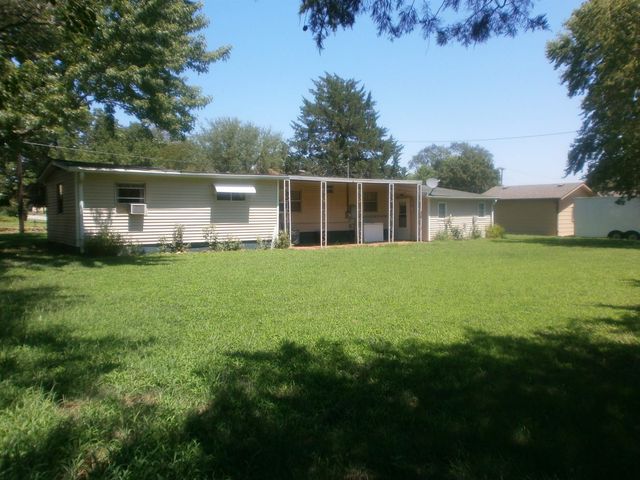 532 Laurel St, Minneapolis, KS 67467