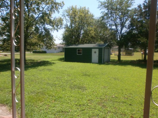 532 Laurel St, Minneapolis, KS 67467