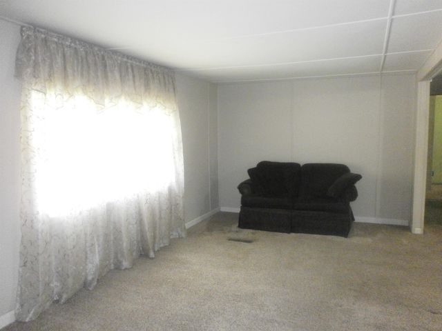 532 Laurel St, Minneapolis, KS 67467