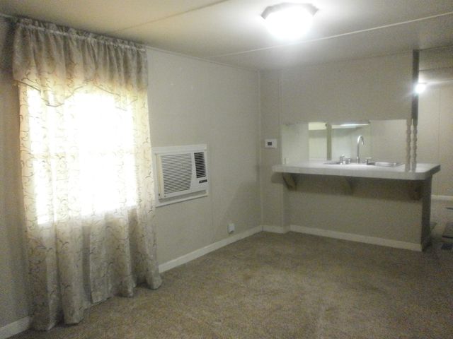 532 Laurel St, Minneapolis, KS 67467