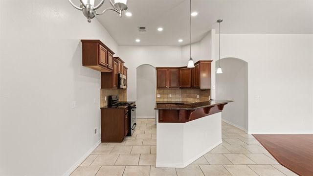 17720 Spacious Sky Court, Edmond, OK 73012