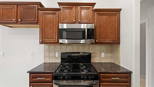 17720 Spacious Sky Court, Edmond, OK 73012