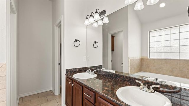 17720 Spacious Sky Court, Edmond, OK 73012