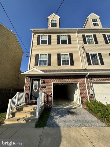 327 S ADAMS ST, West Chester, PA 19382