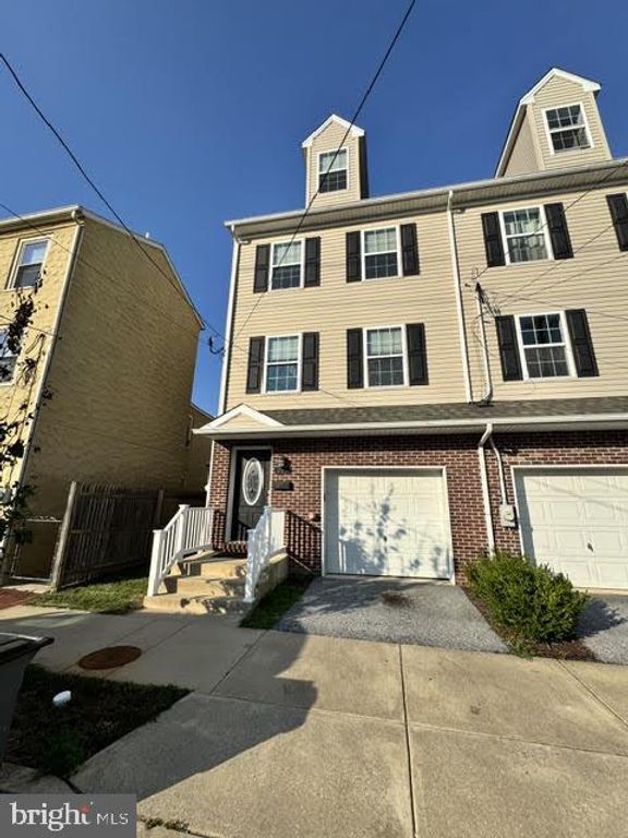 327 S ADAMS ST, West Chester, PA 19382