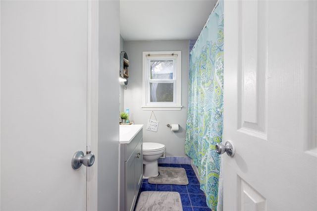 217 Huckleberry Rd, Farmington, NY 14425