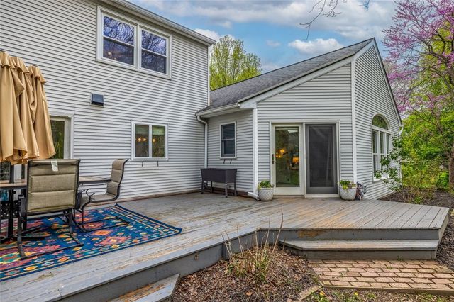 217 Huckleberry Rd, Farmington, NY 14425