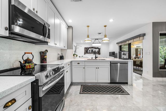 20797 Cabrillo Way, Boca Raton, FL 33428