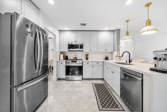 20797 Cabrillo Way, Boca Raton, FL 33428