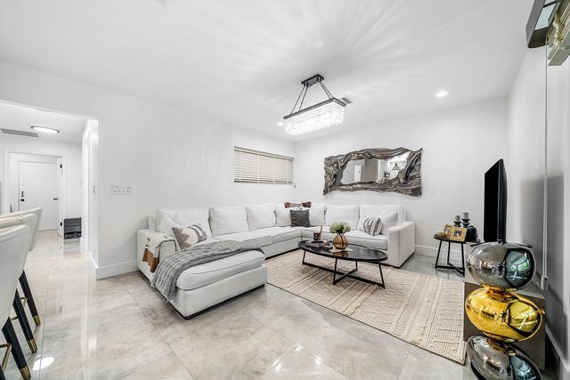 20797 Cabrillo Way, Boca Raton, FL 33428