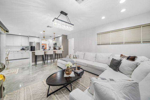 20797 Cabrillo Way, Boca Raton, FL 33428