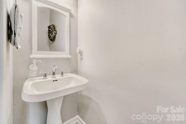 11718 Planters Estates Drive, Charlotte, NC 28278
