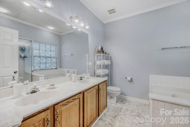 11718 Planters Estates Drive, Charlotte, NC 28278