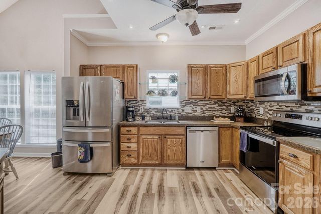11718 Planters Estates Drive, Charlotte, NC 28278
