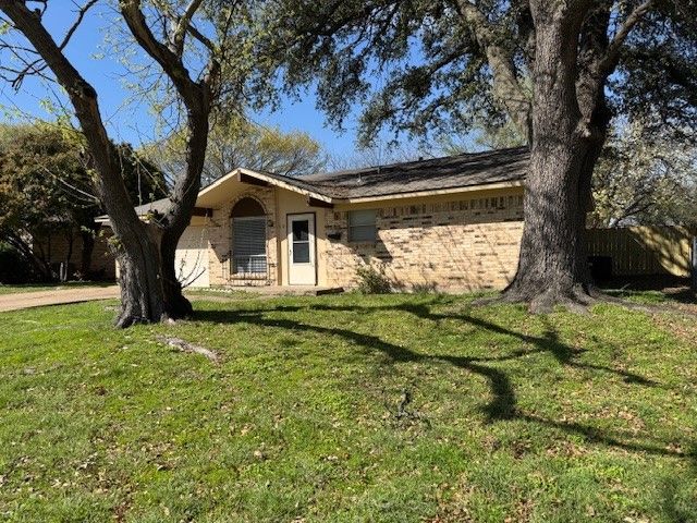 1110 SHADYGLEN Circle, Richardson, TX 75081