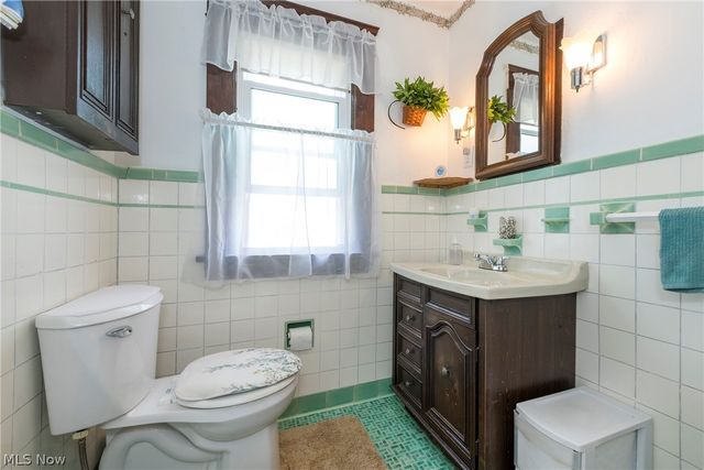 9817 Robinson Avenue, Garfield Heights, OH 44125
