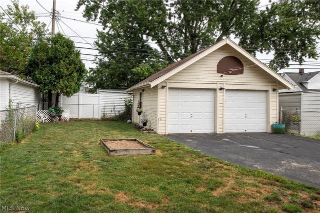 9817 Robinson Avenue, Garfield Heights, OH 44125