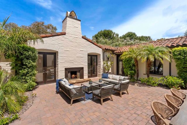 8062 Entrada De Luz E, San Diego, CA 92127