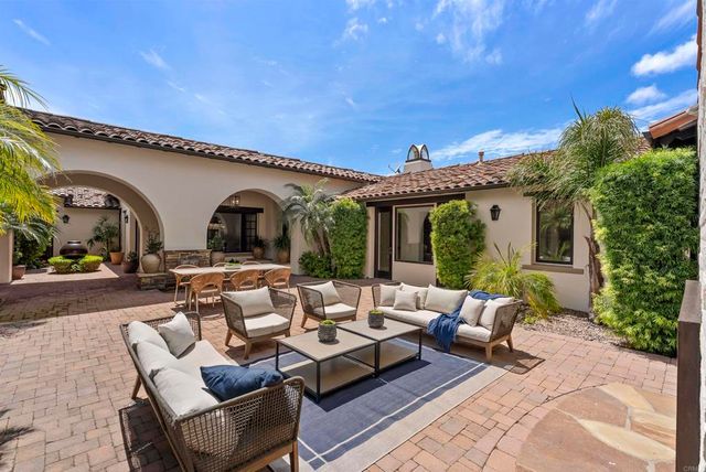 8062 Entrada De Luz E, San Diego, CA 92127