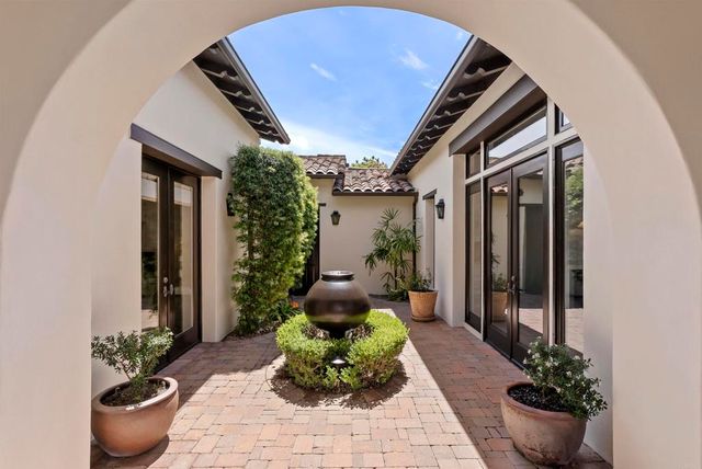 8062 Entrada De Luz E, San Diego, CA 92127
