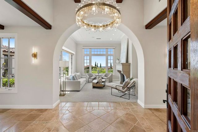 8062 Entrada De Luz E, San Diego, CA 92127