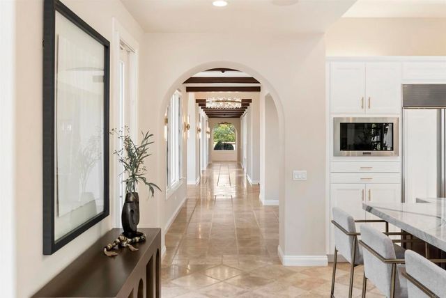 8062 Entrada De Luz E, San Diego, CA 92127