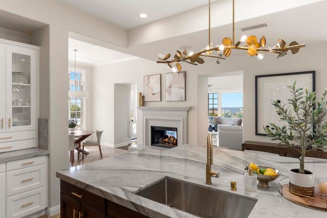 8062 Entrada De Luz E, San Diego, CA 92127