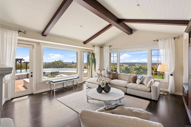 8062 Entrada De Luz E, San Diego, CA 92127