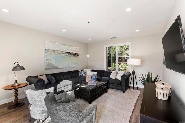 8062 Entrada De Luz E, San Diego, CA 92127