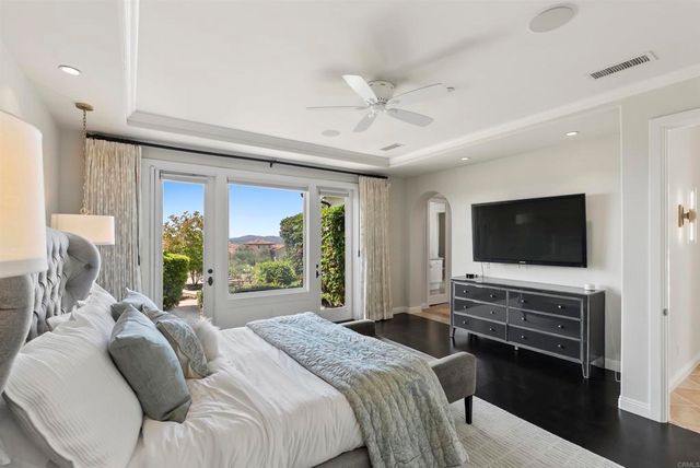 8062 Entrada De Luz E, San Diego, CA 92127