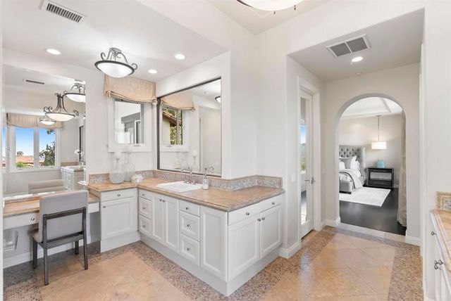 8062 Entrada De Luz E, San Diego, CA 92127