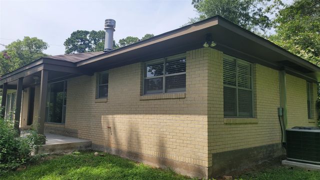 110 Sunset Boulevard, Conroe, TX 77303